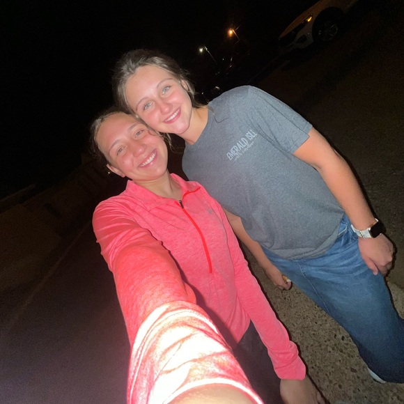 Meet your Posher, Trinity - Picture 7 of 7